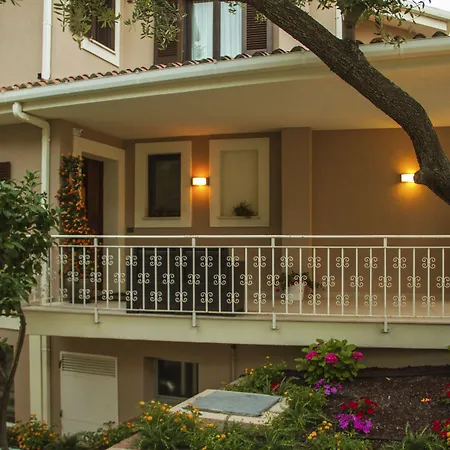 Tramas & 4* 奧爾比亞