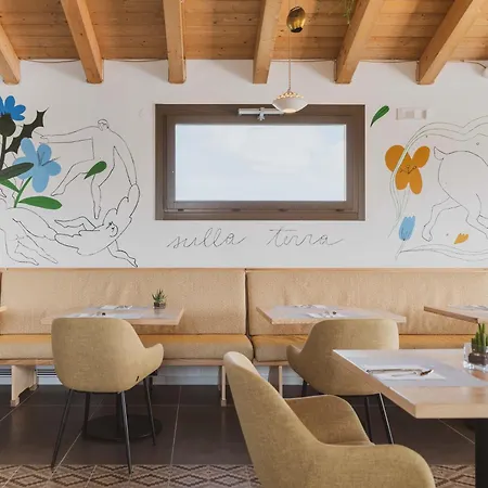 Tramas & Ξενοδοχείο 4*