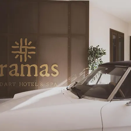 Tramas & 4* 奧爾比亞